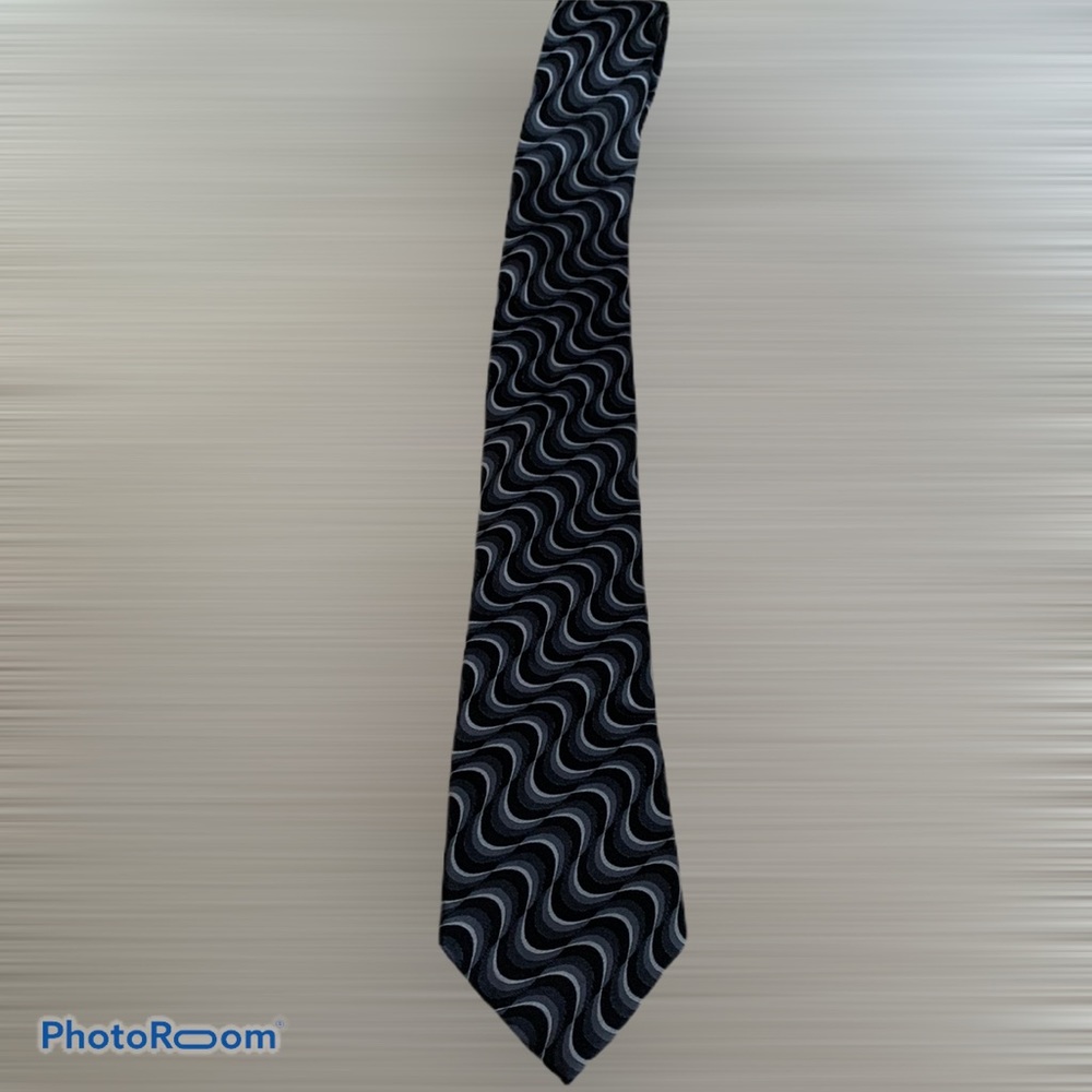 Arrow USA 1851 100% Silk Swirly Line Tie